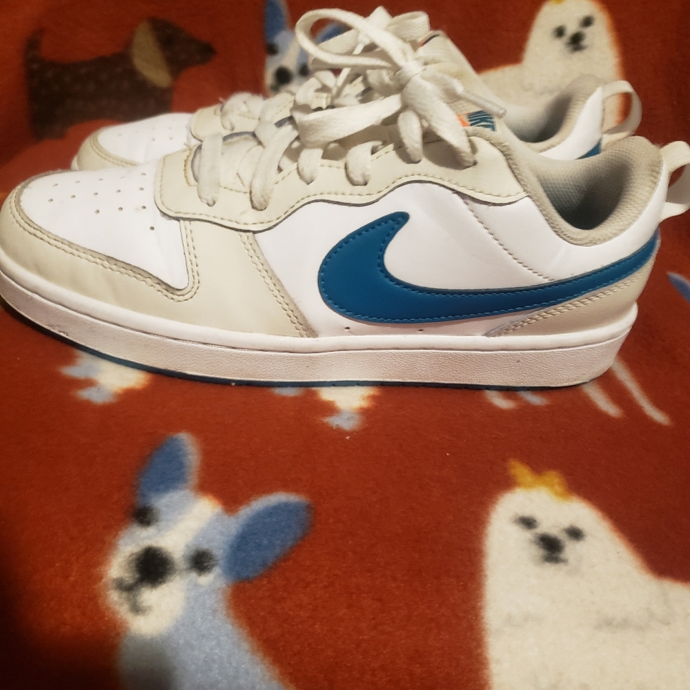 New Nike Court Borough Kids White Sneakers Size 6.5Y